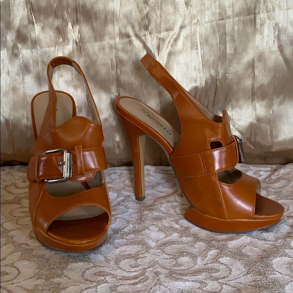 Rare retro orange buckle platform heel